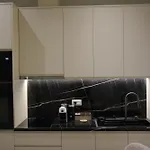 アパート The Leads