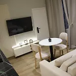 The Leads アパート ティラナ