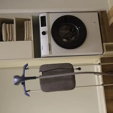 The Leads * تيرانا